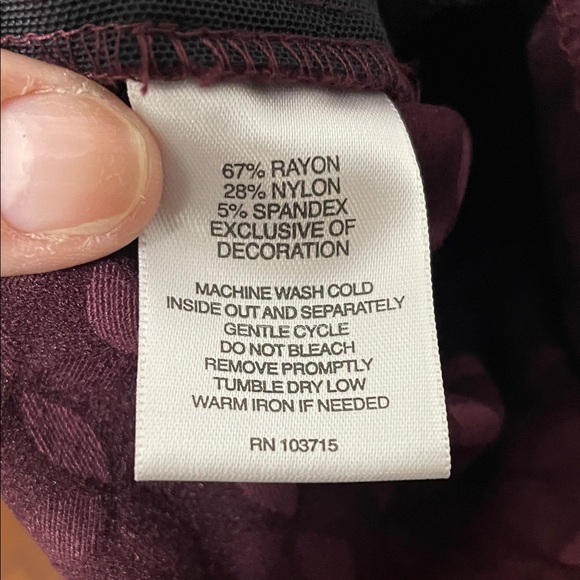 🧁🧁🧁BOGOHO🧁🧁🧁Burgundy Textured Pants-Size 16P - Picture 7 of 7